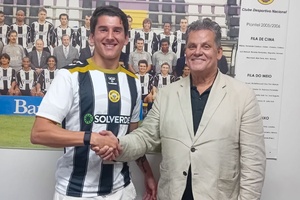 Defesa Francisco Gonçalves renova com Nacional até junho de 2029