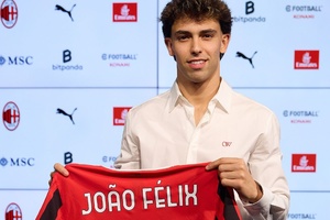 OFICIAL: AC Milan e Chelsea confirmam cedência de João Félix
