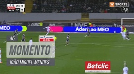 Liga Portugal Betclic: V. Guimarães vs Casa Pia, Jogada João Miguel Mendes, 46' (2024-2025)