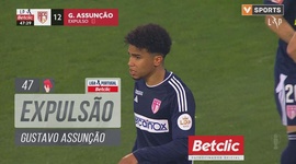 Liga Portugal Betclic: V. Guimarães vs AVS SAD, Expulsão Gustavo Assunção, 47' (2024-2025)