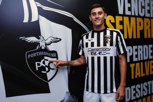 OFICIAL: Rafael Alcobia reforça defesa do Portimonense por três temporadas
