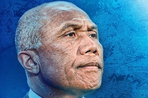 Paris FC muda de treinador em poucos minutos e contrata Kombouaré