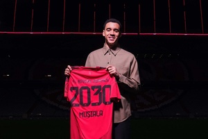 Alemanha: Musiala prolonga contrato com Bayern Munique até 2030