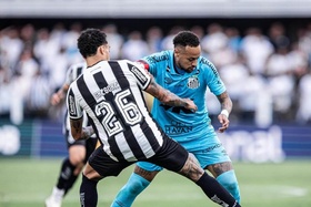 Botafogo vence Santos com golo nos instantes finais e expulsão de Neymar
