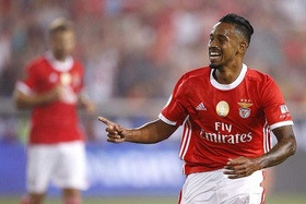 Crónica: Golo de Caio Lucas a acabar dá vitória ao Benfica sobre Fiorentina