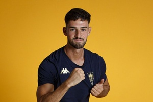 OFICIAL: Avançado Alejandro Marqués regressa ao Estoril Praia e assina por três épocas