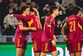 Roma sobe ao quarto lugar da Serie A com triunfo caseiro