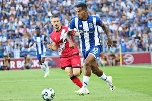 Supertaça: FC Porto em pré-época de continuidade face à chegada tardia de médios