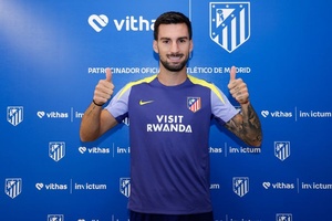 OFICIAL: Álex Baena é reforço do Atlético de Madrid por cinco épocas