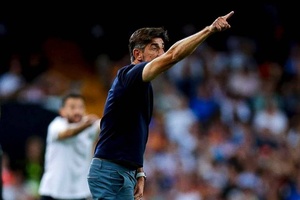 Paunovic deixa Oviedo e é o primeiro treinador despedido na Liga espanhola