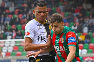 II Liga: Farense volta aos triunfos com golo nos descontos frente ao líder Marítimo